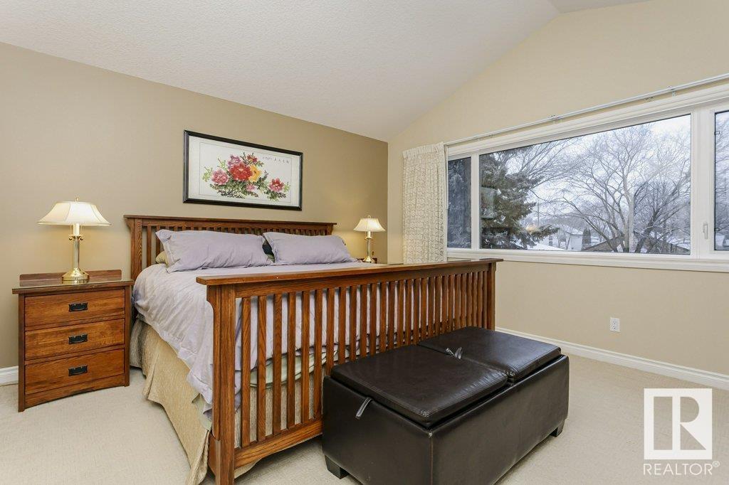Property at 10511 76 ST NW image 3