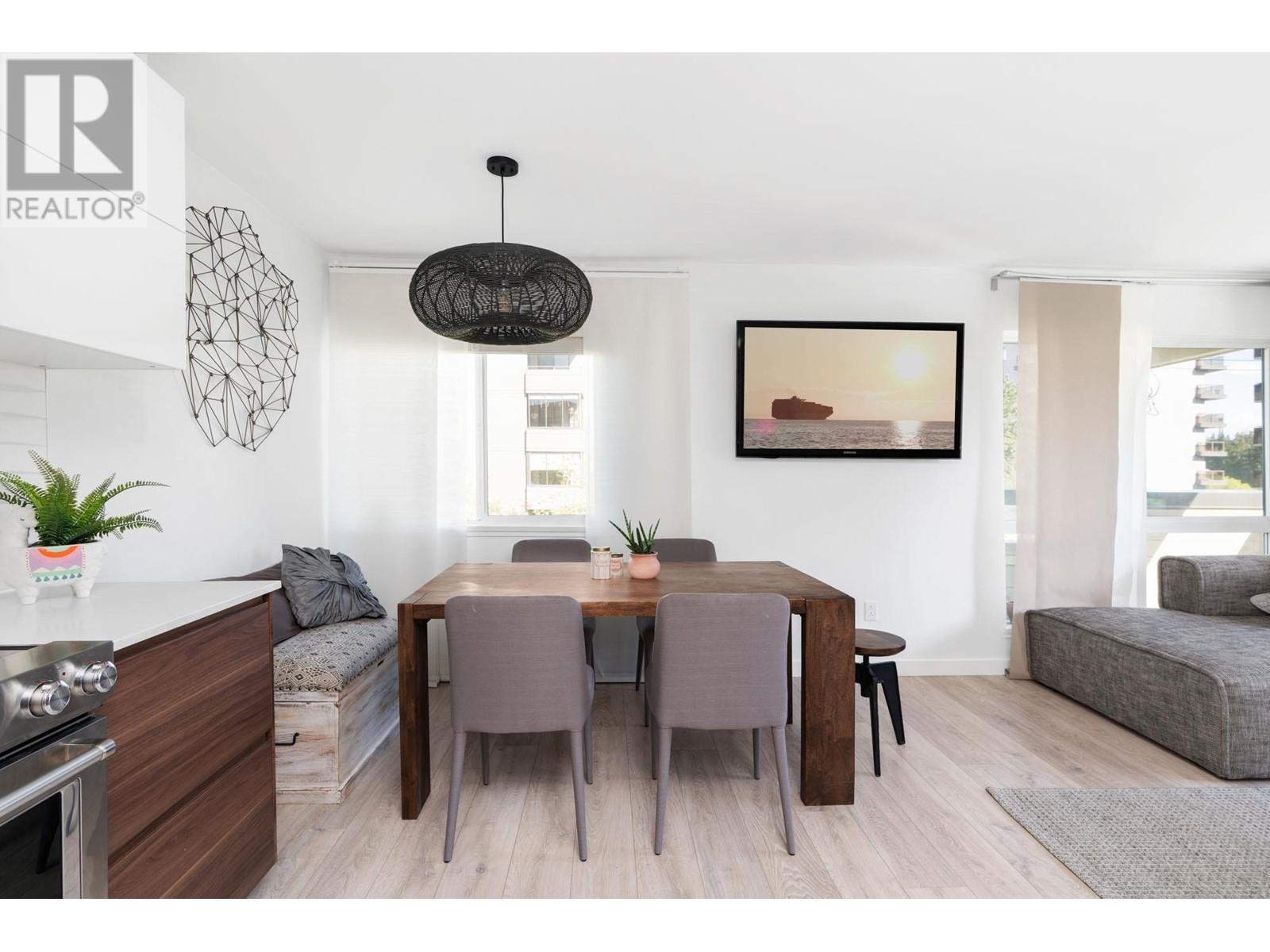 311 1363 CLYDE AVENUE, West Vancouver, British Columbia