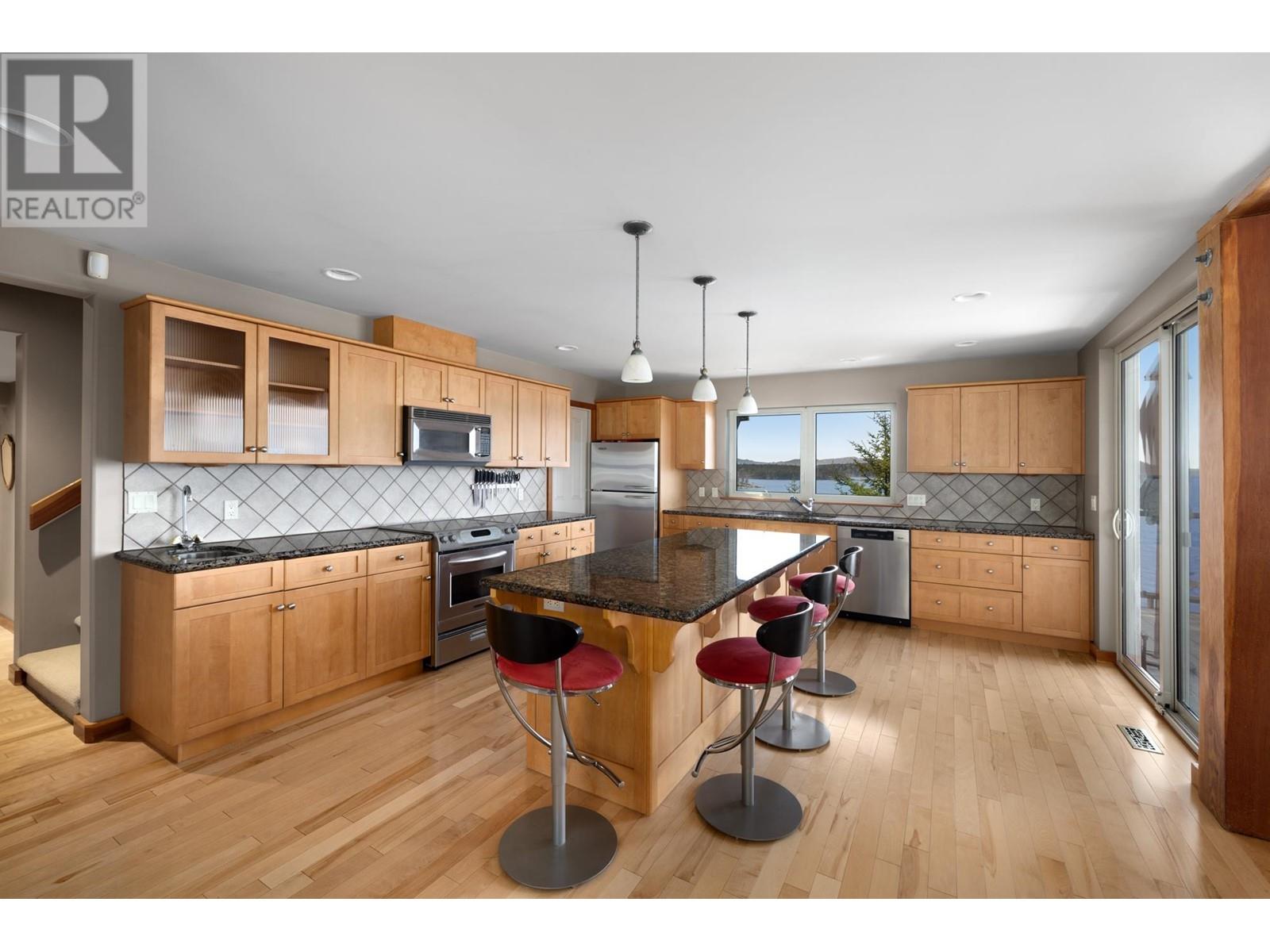 9987 Welcome Wynd, Halfmoon Bay, British Columbia  V7Z 1G5 - Photo 12 - R2997026