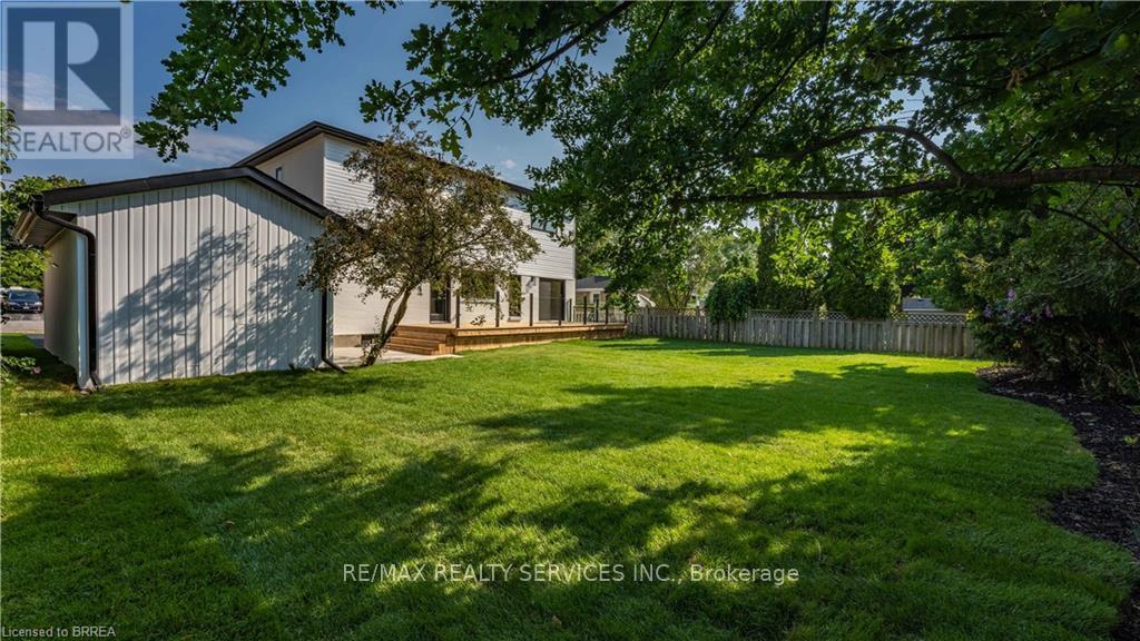 40 Varadi Avenue, Brant, Ontario  N3R 3N3 - Photo 31 - X12093930