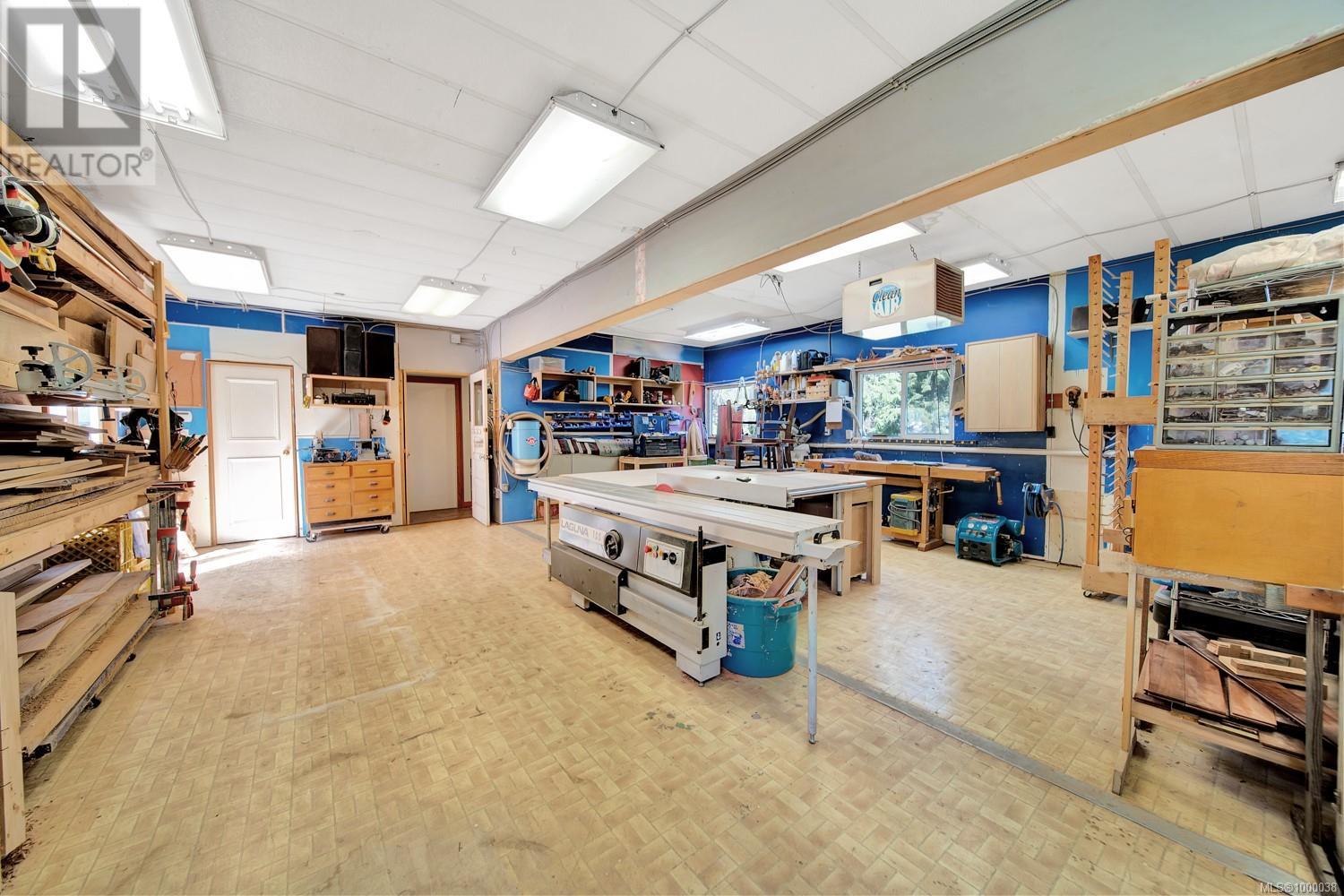 6931 Island Hwy W, Bowser, British Columbia  V0R 1G0 - Photo 40 - 1000038