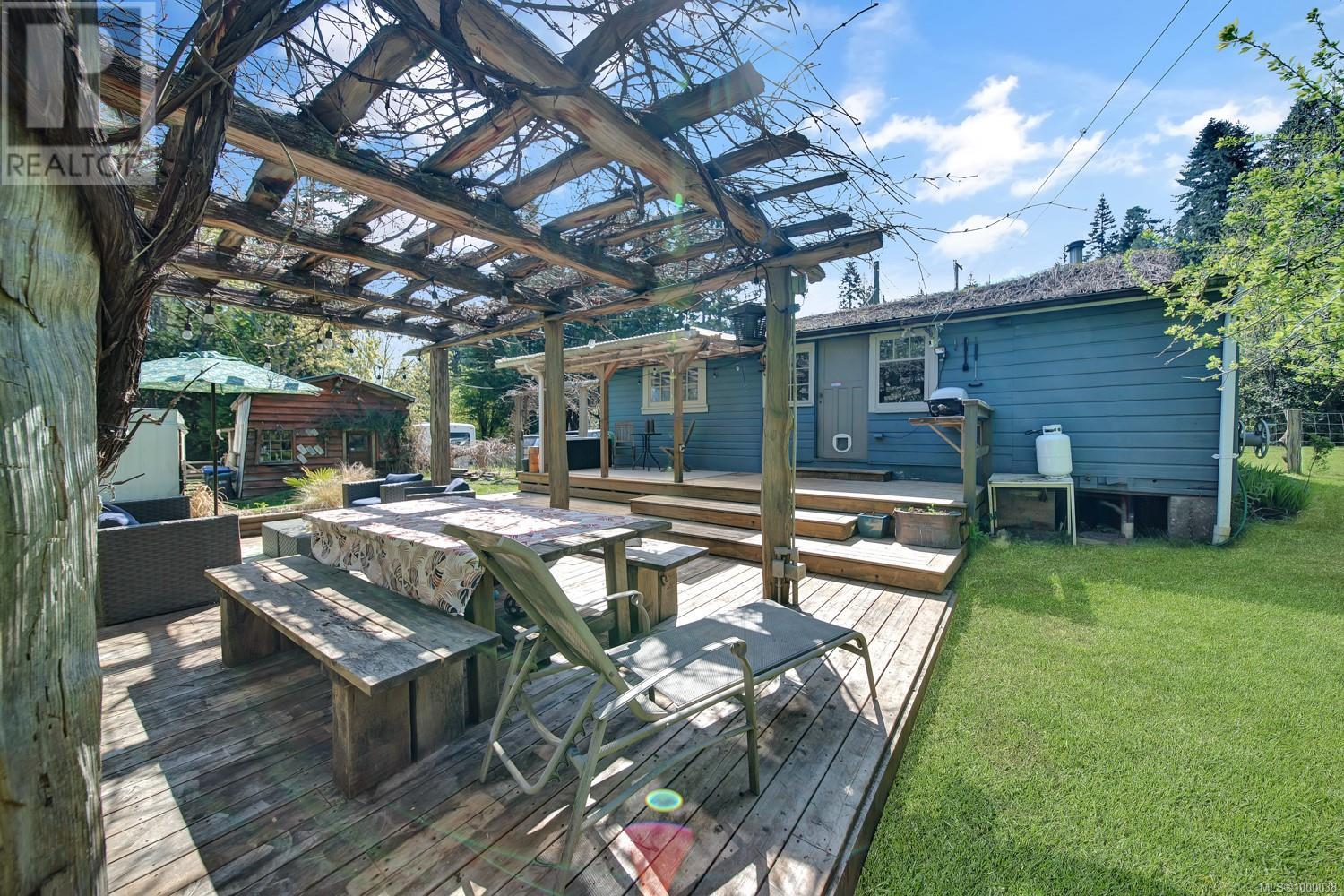 Property at 6931 Island Hwy W image 5