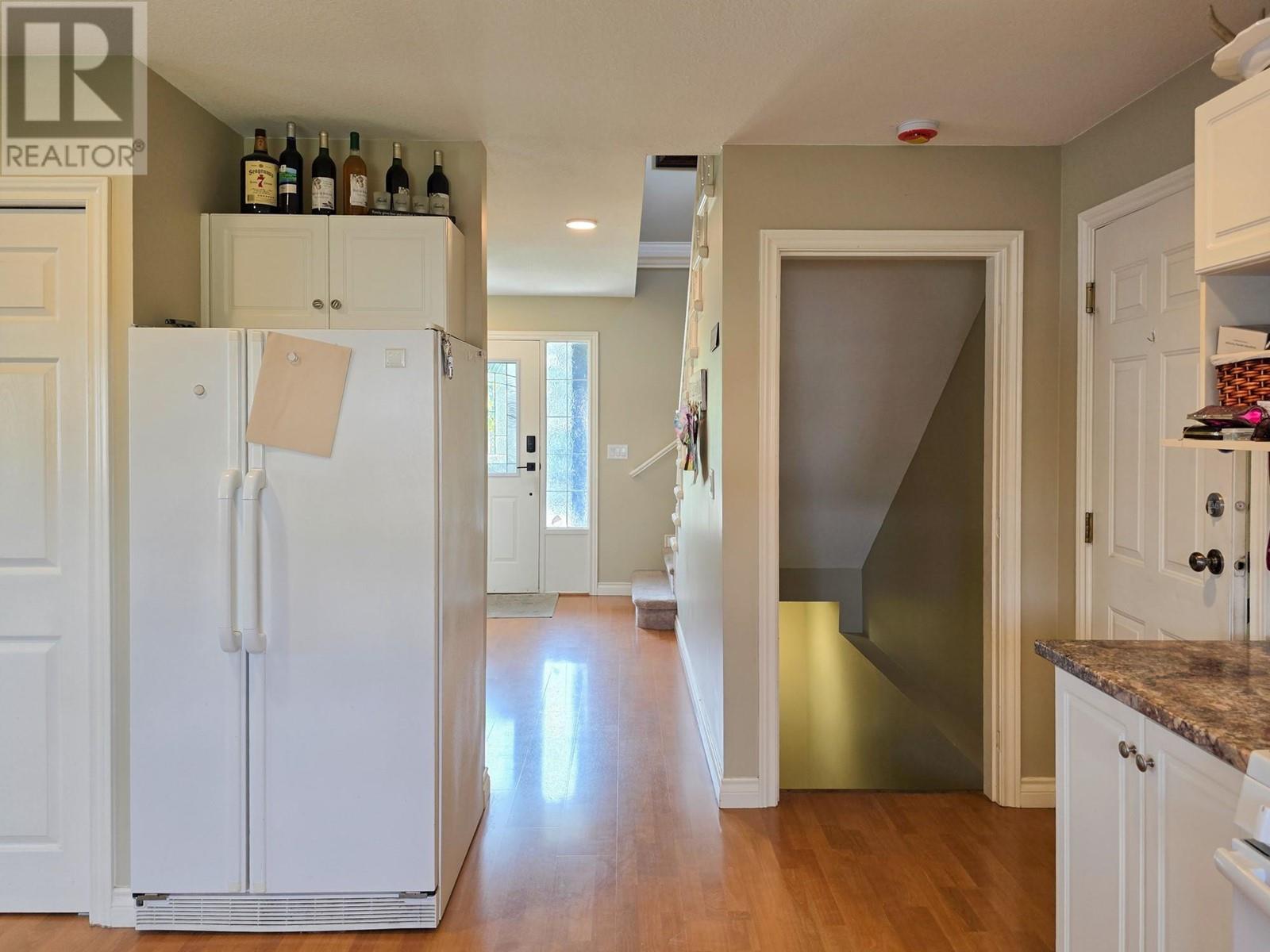 5809 Canary Drive, Vernon, British Columbia  V1H 1R3 - Photo 8 - 10347244