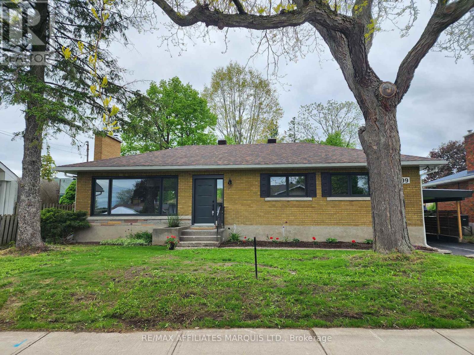 Property at 1409 LEONARD AVENUE image 1