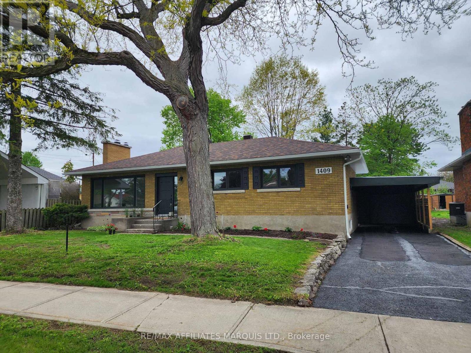 Property at 1409 LEONARD AVENUE image 3