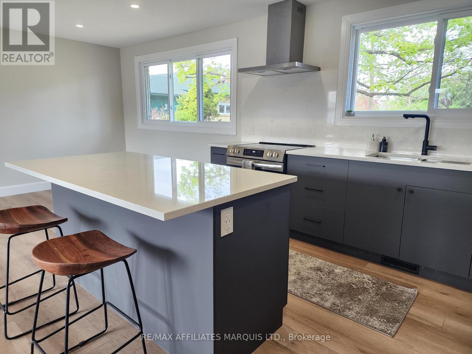 Property at 1409 LEONARD AVENUE image 5