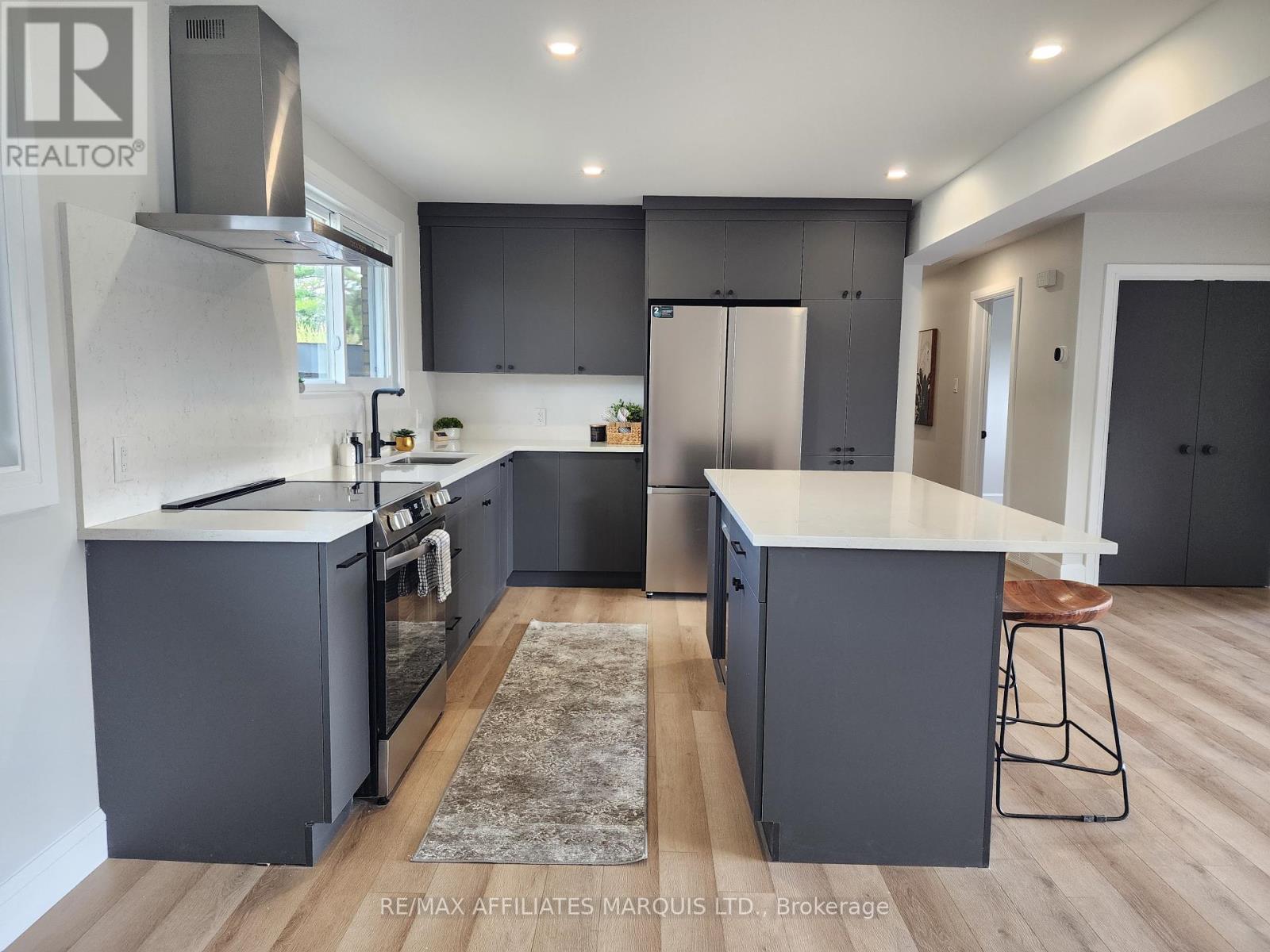 1409 Leonard Avenue, Cornwall, Ontario  K6J 1M9 - Photo 4 - X12157609