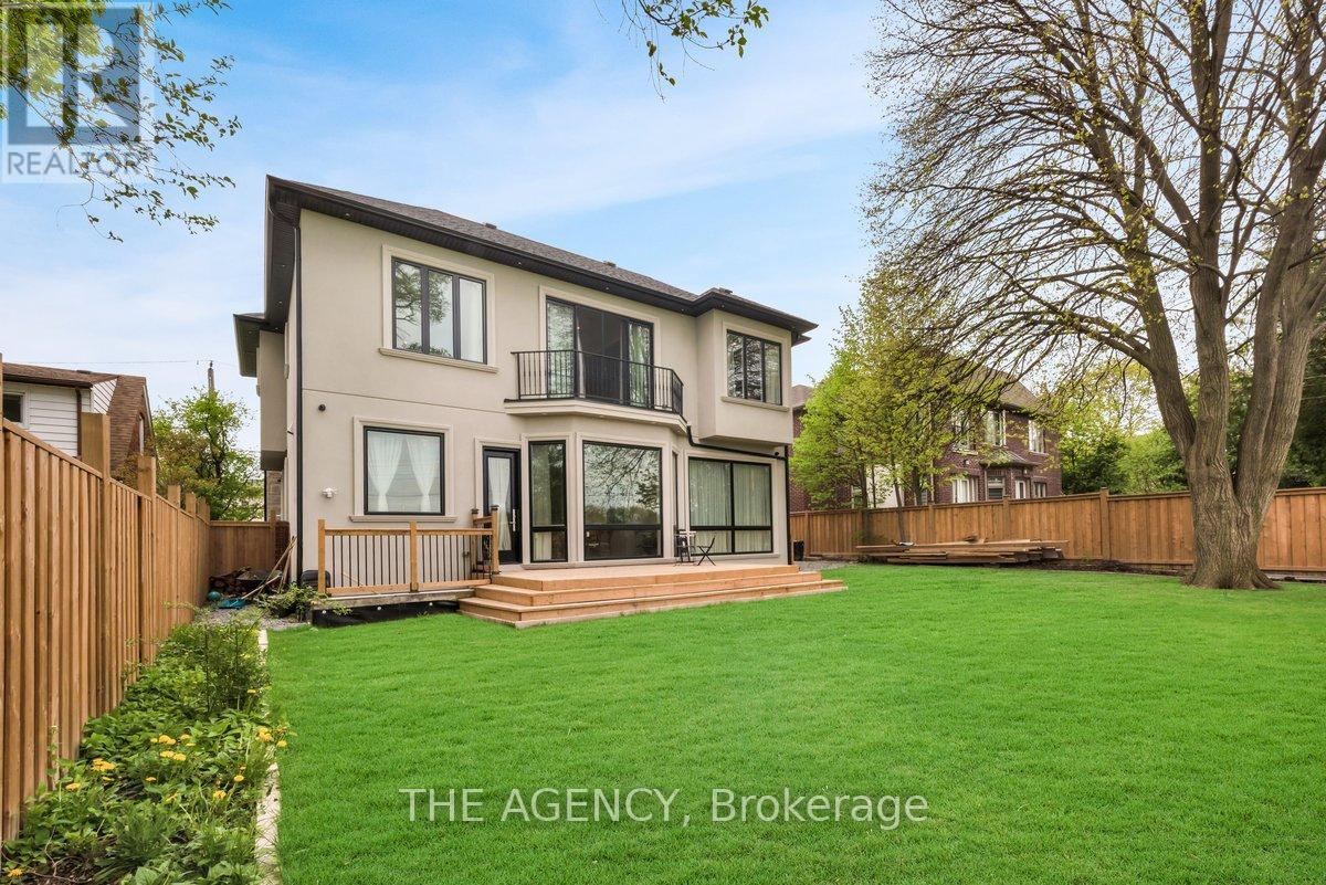 32 Devondale Avenue, Toronto, Ontario  M2R 2E2 - Photo 5 - C12155157