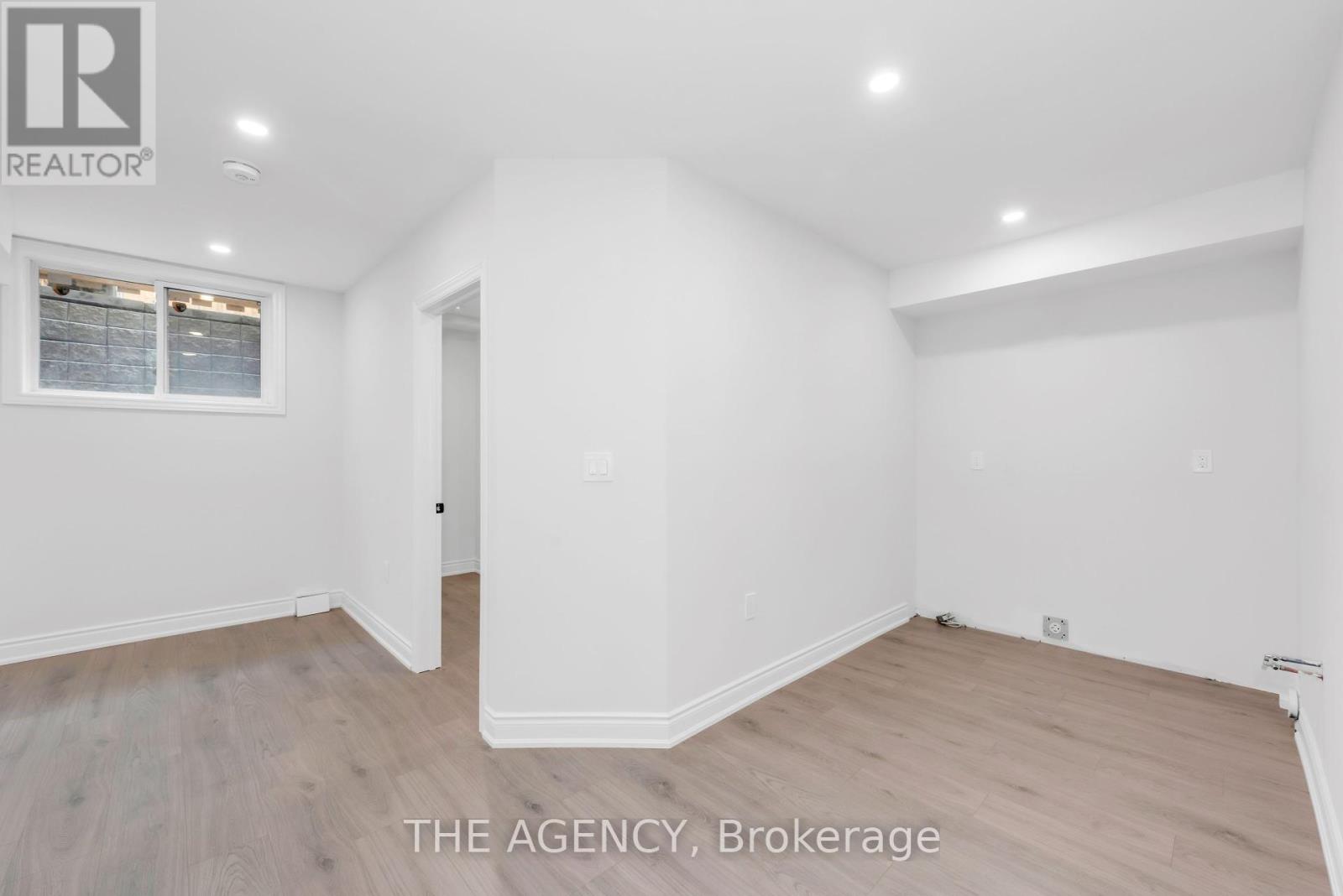 32 Devondale Avenue, Toronto, Ontario  M2R 2E2 - Photo 47 - C12155157