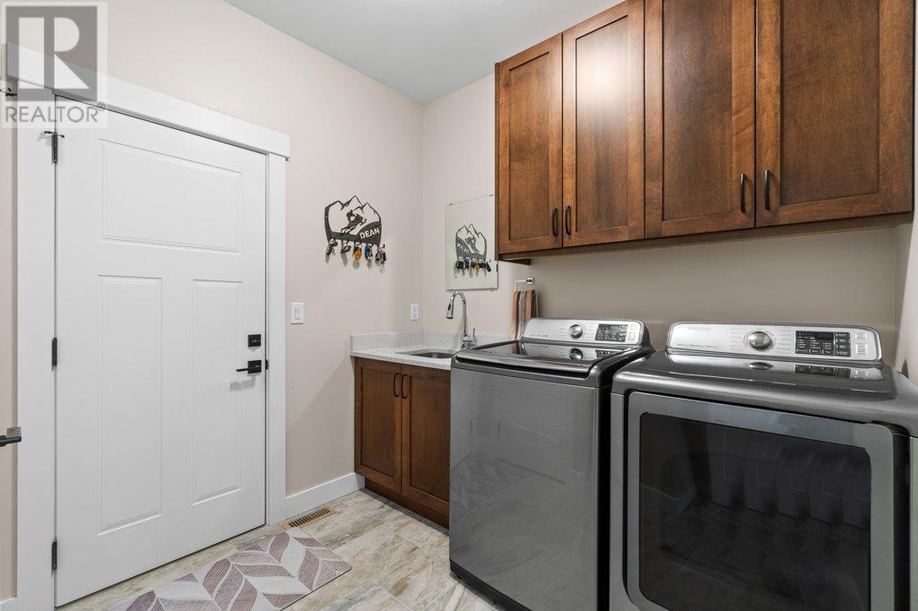 1321 24 Street SE, Salmon Arm, BC V1E0E3