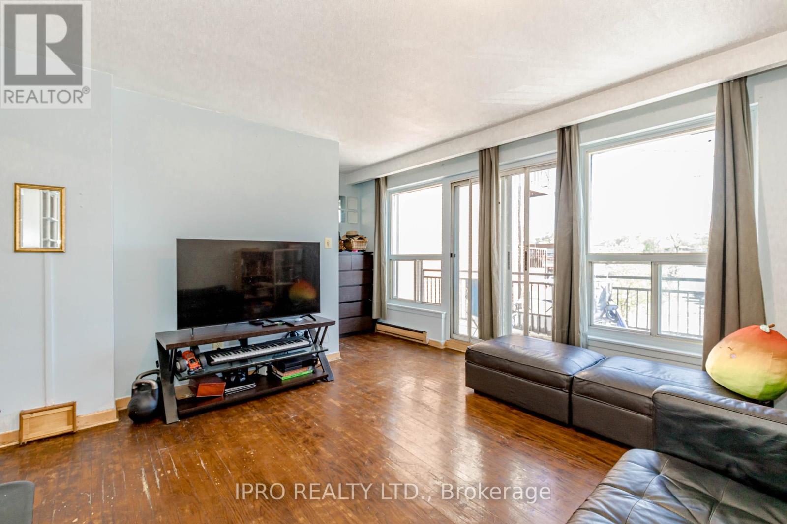 846 Wilson Avenue, Toronto, Ontario  M3K 1E5 - Photo 14 - W12157615