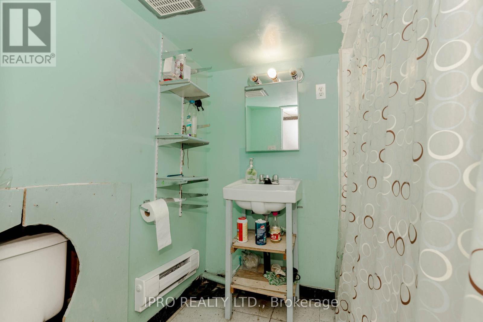 846 Wilson Avenue, Toronto, Ontario  M3K 1E5 - Photo 39 - W12157615