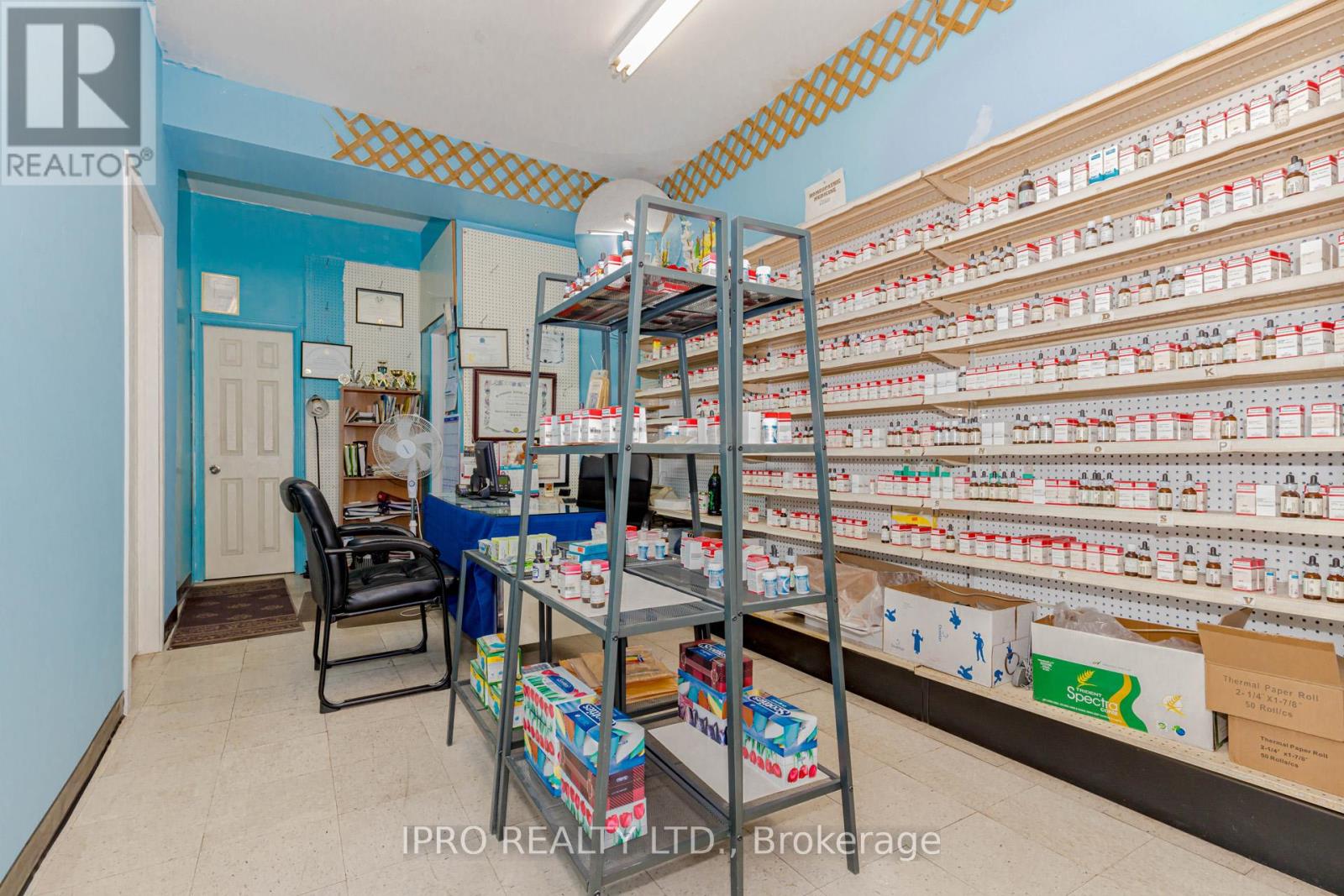 846 Wilson Avenue, Toronto, Ontario  M3K 1E5 - Photo 9 - W12157615