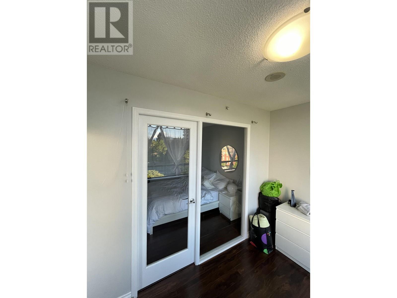 Listing Picture 12 of 15 : 707 3520 CROWLEY DRIVE, Vancouver / 溫哥華 - 魯藝地產 Yvonne Lu Group - MLS Medallion Club Member