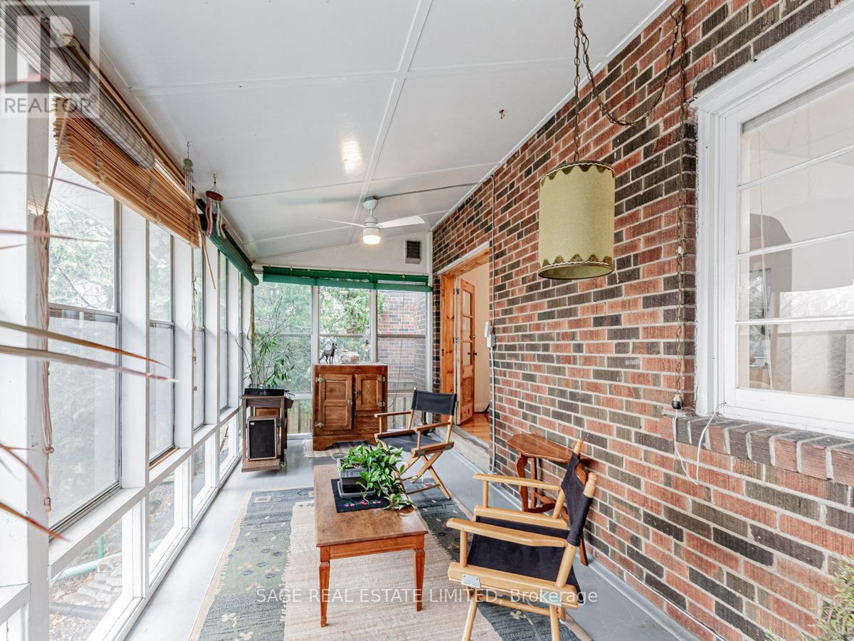 28 Barbara Crescent, Toronto, Ontario  M4C 3B2 - Photo 11 - E12108053