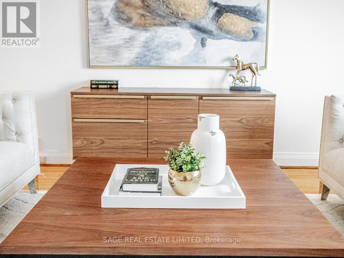 28 Barbara Crescent, Toronto, Ontario  M4C 3B2 - Photo 6 - E12108053