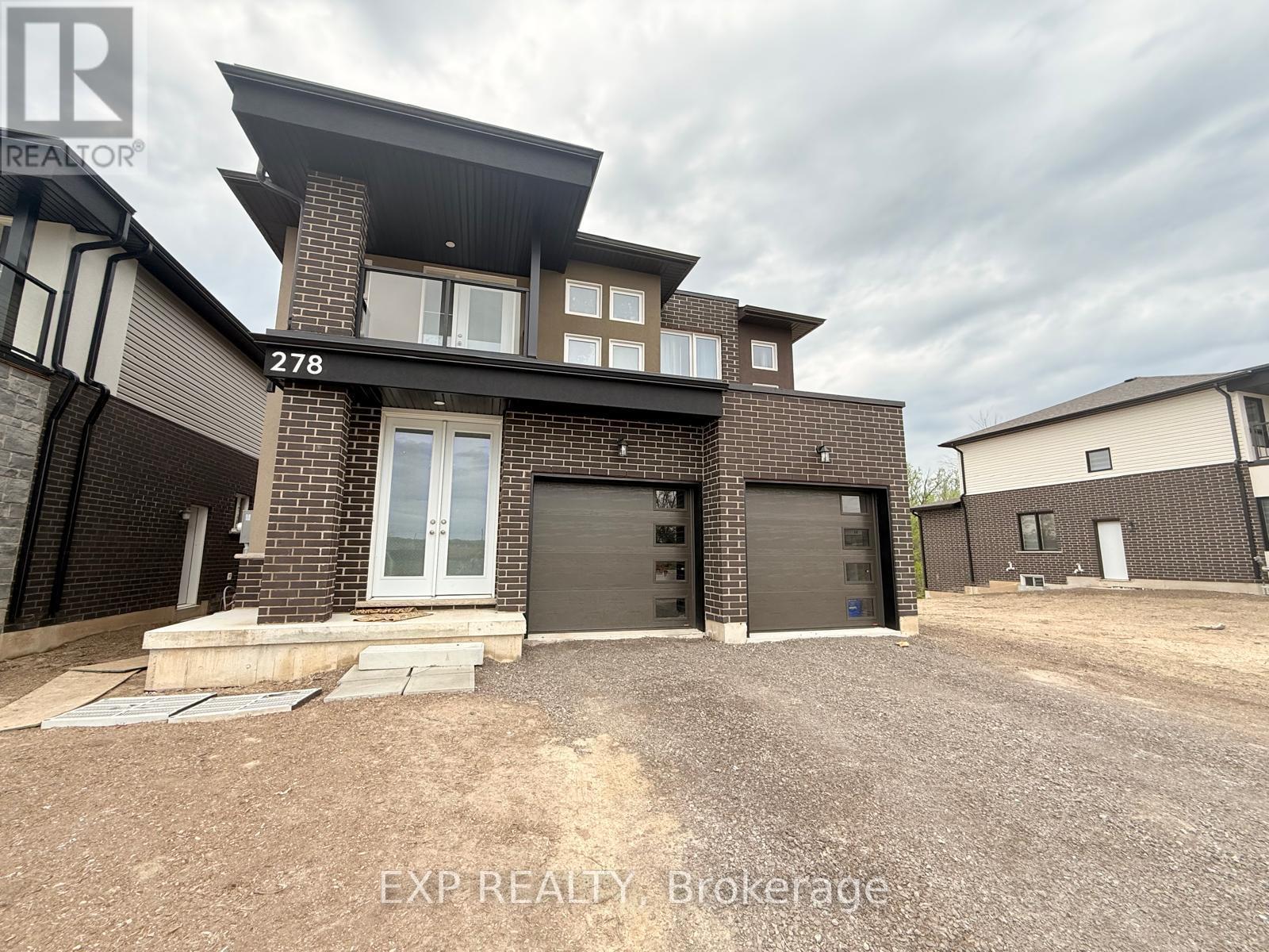 278 Wellandvale Drive, Welland, Ontario  L3C 7C7 - Photo 2 - X12144501