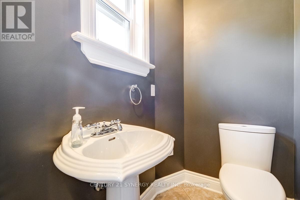 453 Pleasant Park Road, Ottawa, Ontario  K1H 5M9 - Photo 10 - X12157617