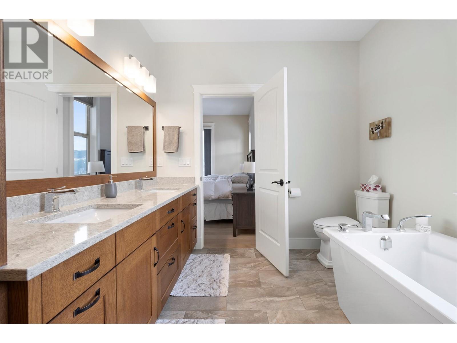 2550 Copperview Drive, Blind Bay, BC V0E1H0