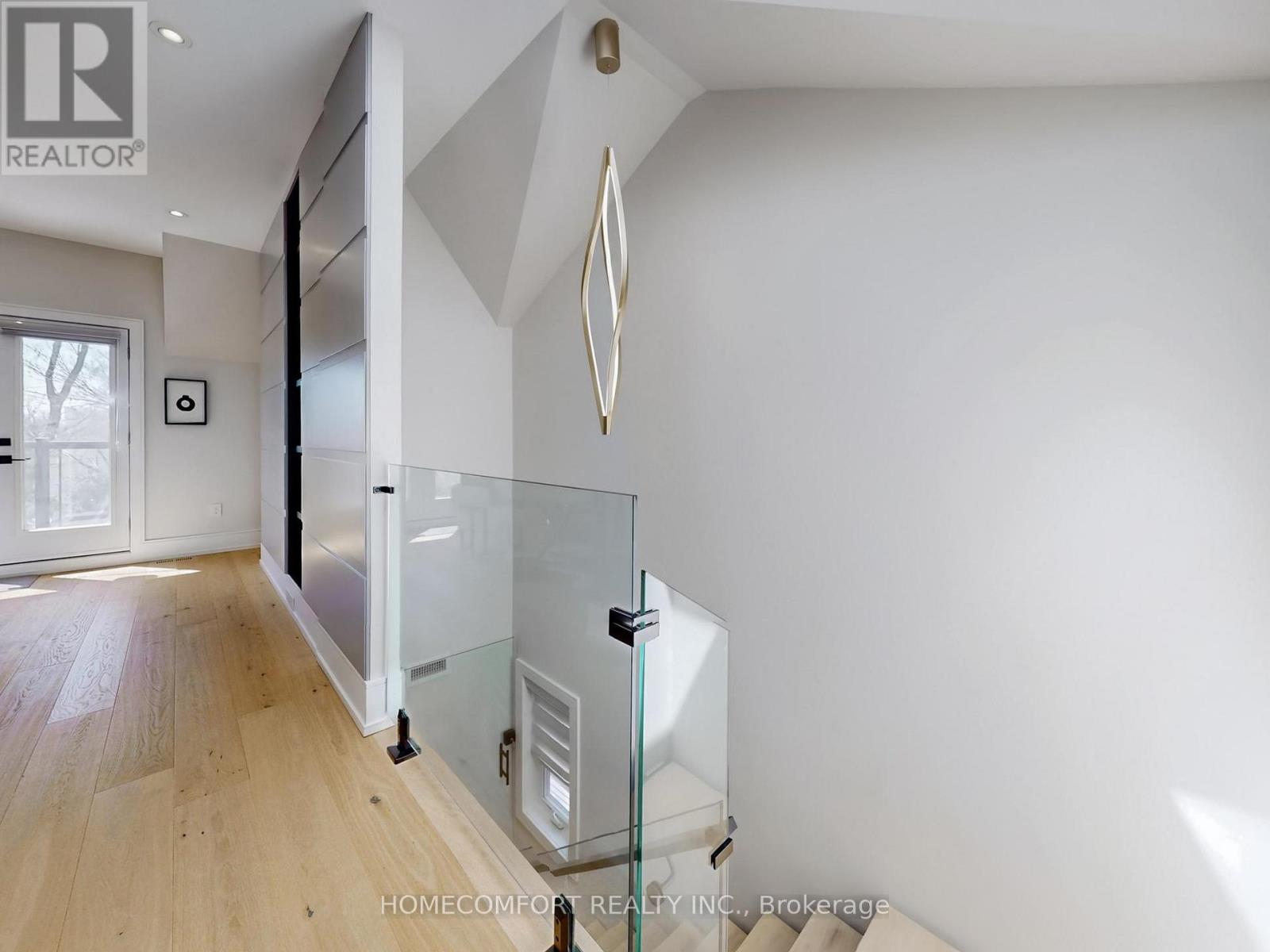 70 Bellefair Avenue, Toronto, Ontario  M4L 3T8 - Photo 28 - E12136571