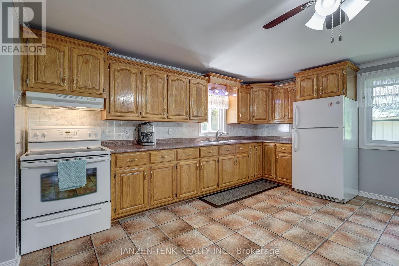 6 Concession Street, Norfolk (Walsingham), Ontario  N0E 1X0 - Photo 22 - X12157646