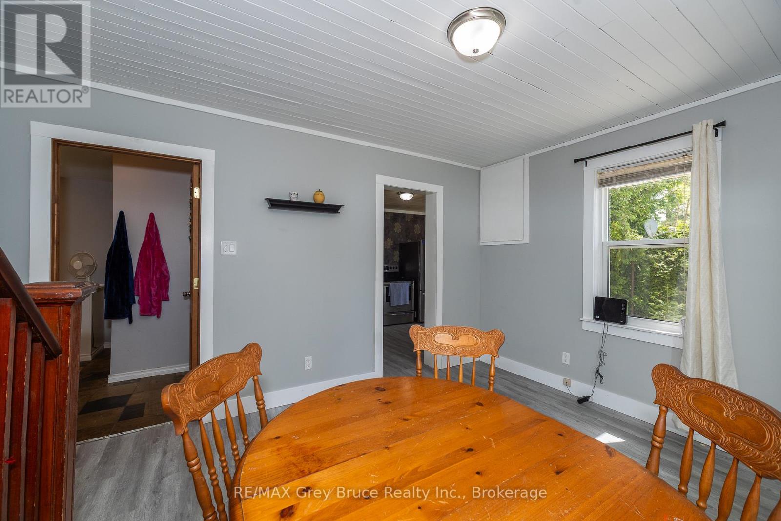 106 Spencer Street, South Bruce Peninsula, Ontario  N0H 1P0 - Photo 12 - X12157644