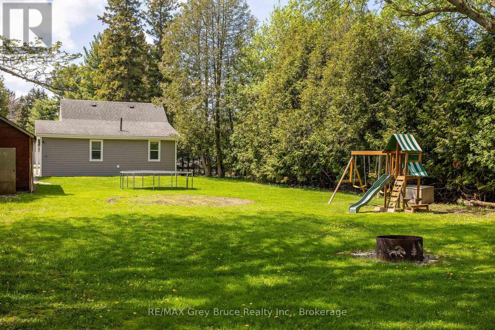 106 Spencer Street, South Bruce Peninsula, Ontario  N0H 1P0 - Photo 34 - X12157644