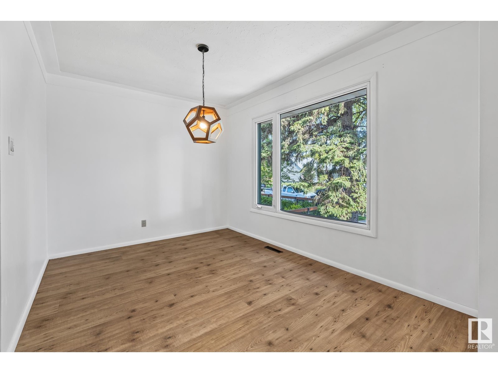 9539 64 Av Nw, Edmonton, Alberta  T6E 0J1 - Photo 12 - E4437308