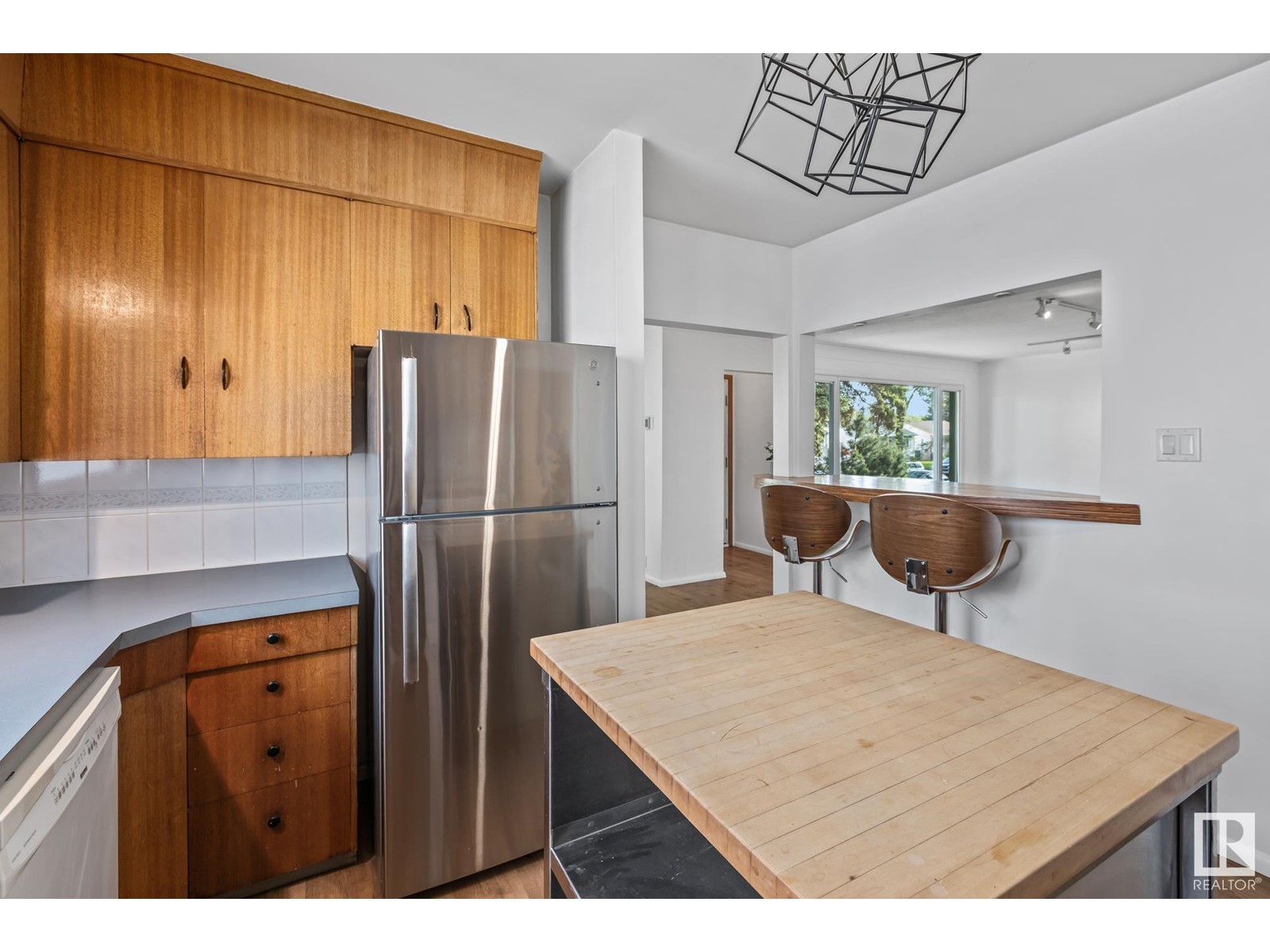 9539 64 Av Nw, Edmonton, Alberta  T6E 0J1 - Photo 9 - E4437308