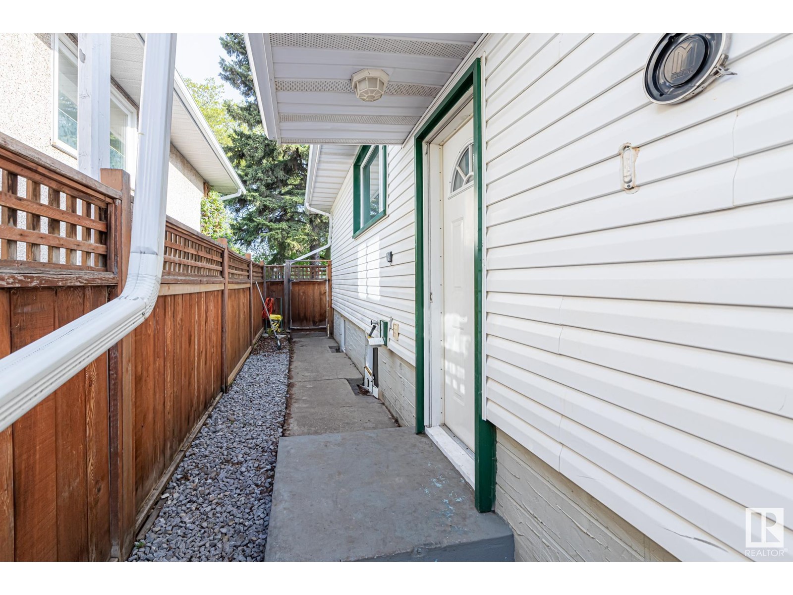 9539 64 Av Nw, Edmonton, Alberta  T6E 0J1 - Photo 40 - E4437308