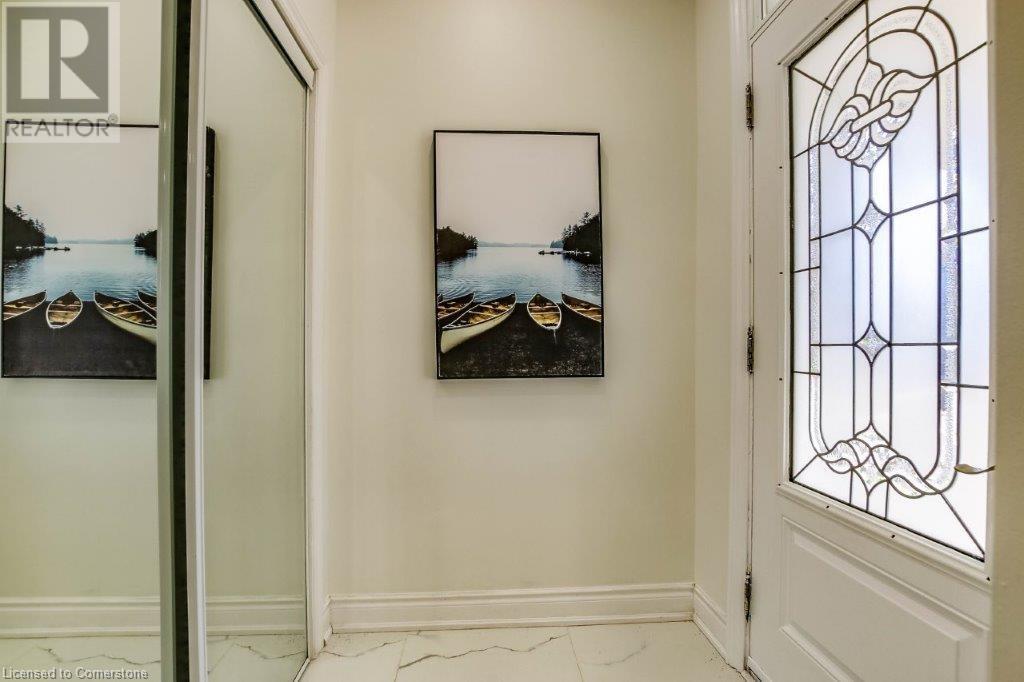Property at 315 SIMCOE Street image 3