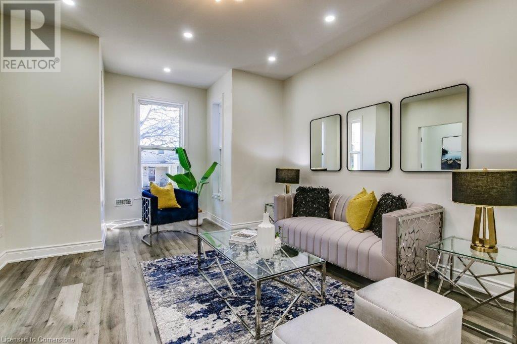 Property at 315 SIMCOE Street image 5