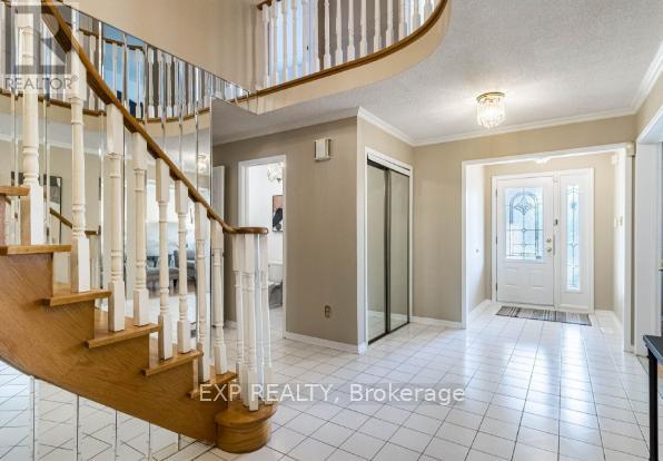 449 Greenpark Crescent, Mississauga, Ontario  L5B 3P4 - Photo 12 - W12157633