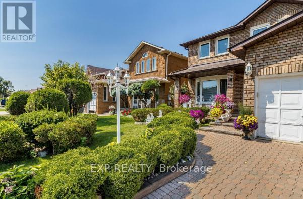Property at 449 GREENPARK CRESCENT image 3