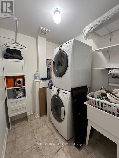3169 Joel Kerbel Place, Mississauga (Applewood), Ontario  L4Y 0B1 - Photo 11 - W12157640