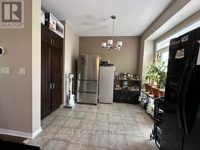 3169 Joel Kerbel Place, Mississauga (Applewood), Ontario  L4Y 0B1 - Photo 3 - W12157640