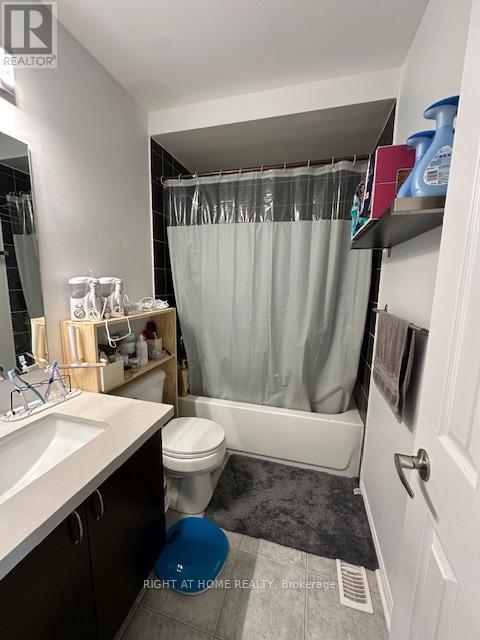 3169 Joel Kerbel Place, Mississauga (Applewood), Ontario  L4Y 0B1 - Photo 9 - W12157640