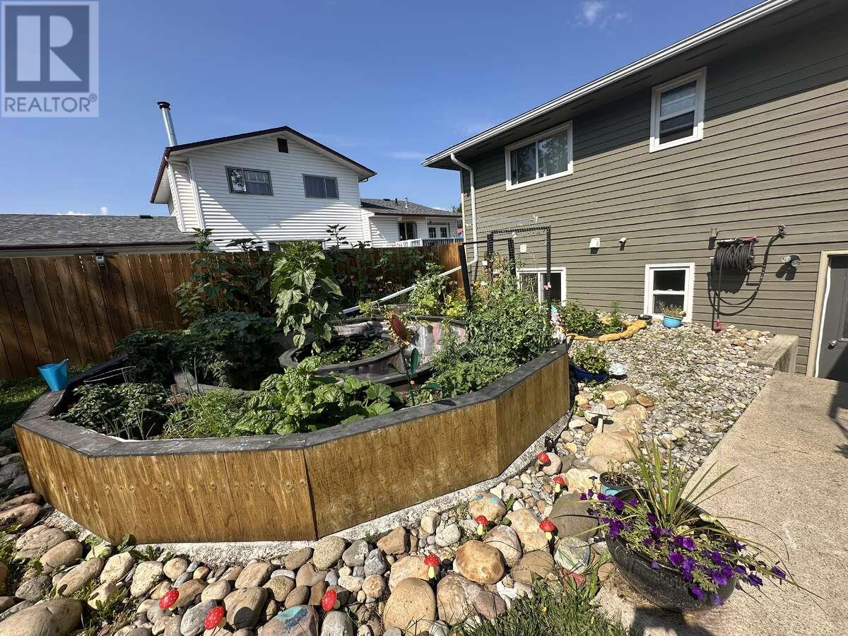 120 Bergeron Drive, Tumbler Ridge, British Columbia  V0C 2W0 - Photo 18 - 10348514