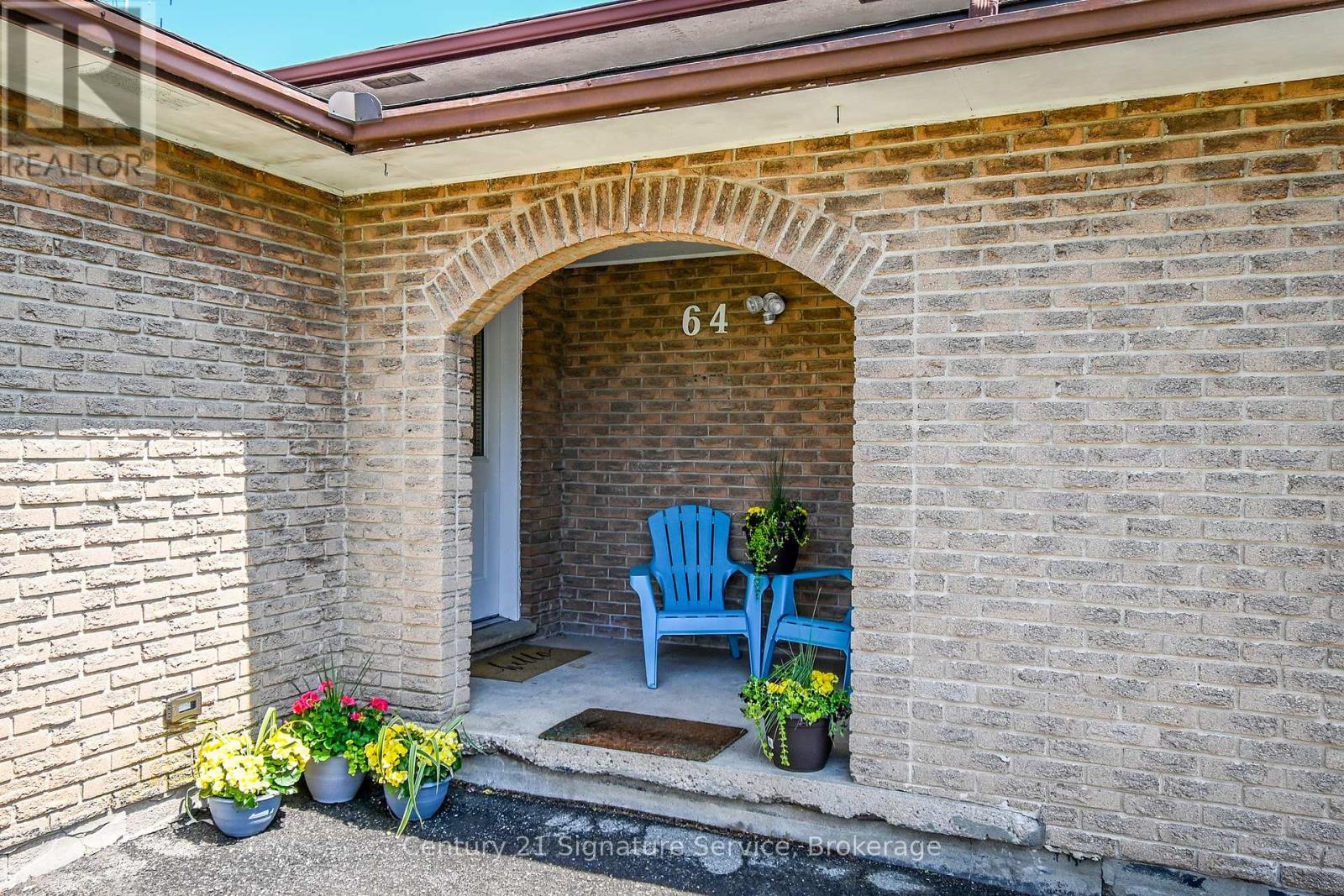 Property at 64 ELMVALE CRESCENT image 3