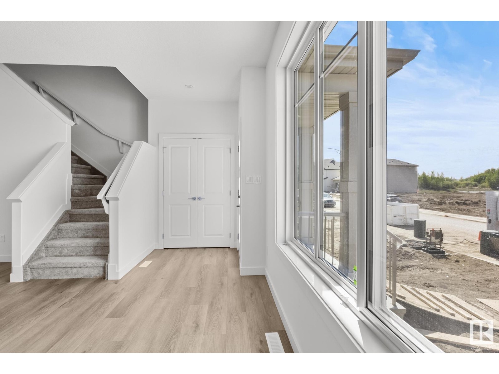 Property at 1939 210 ST NW NW image 2