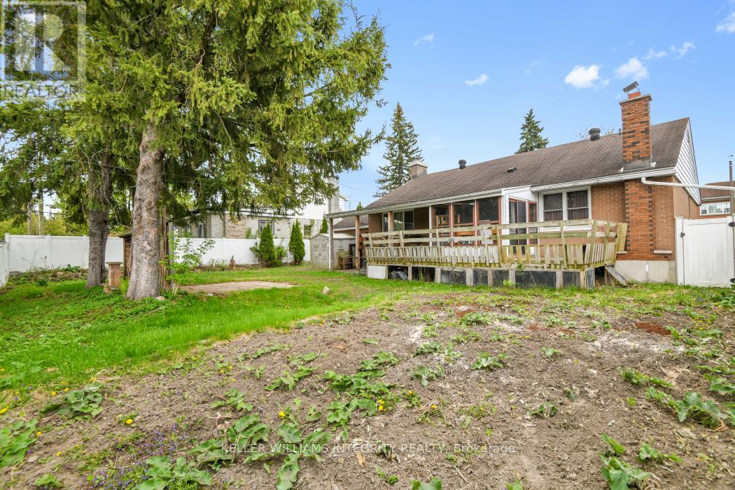 1077 Richard Avenue, Ottawa, Ontario  K1H 8C3 - Photo 2 - X12157655