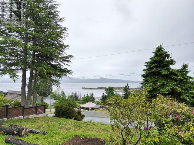 8140 Centennial Drive, Powell River, British Columbia   - Photo 4 - 18982