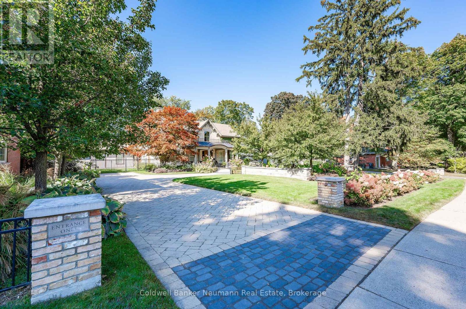 66 Grange Street, Guelph, Ontario  N1E 2V2 - Photo 3 - X12124824