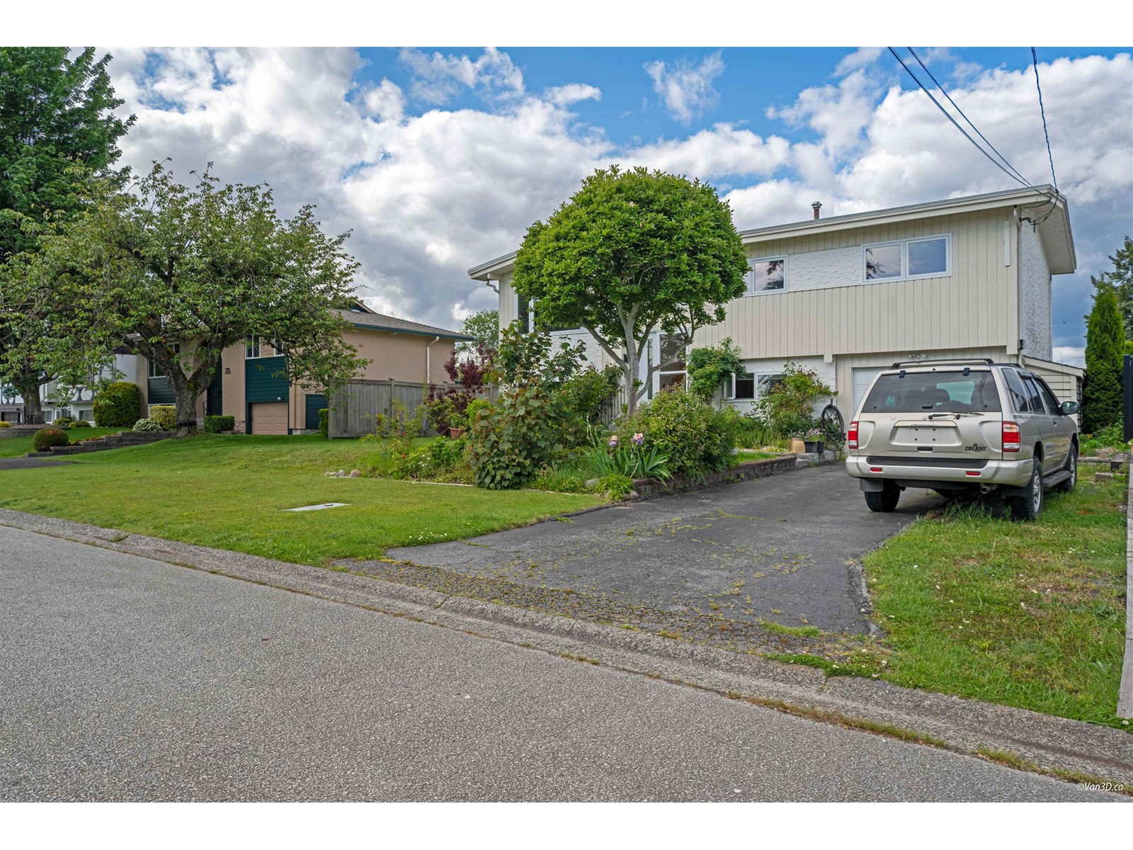 Property at 11495 85 AVENUE image 3