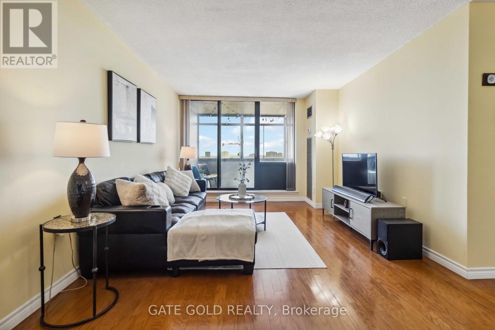 2510 - 18 Knightsbridge Road, Brampton, Ontario  L6T 3X5 - Photo 8 - W12157625