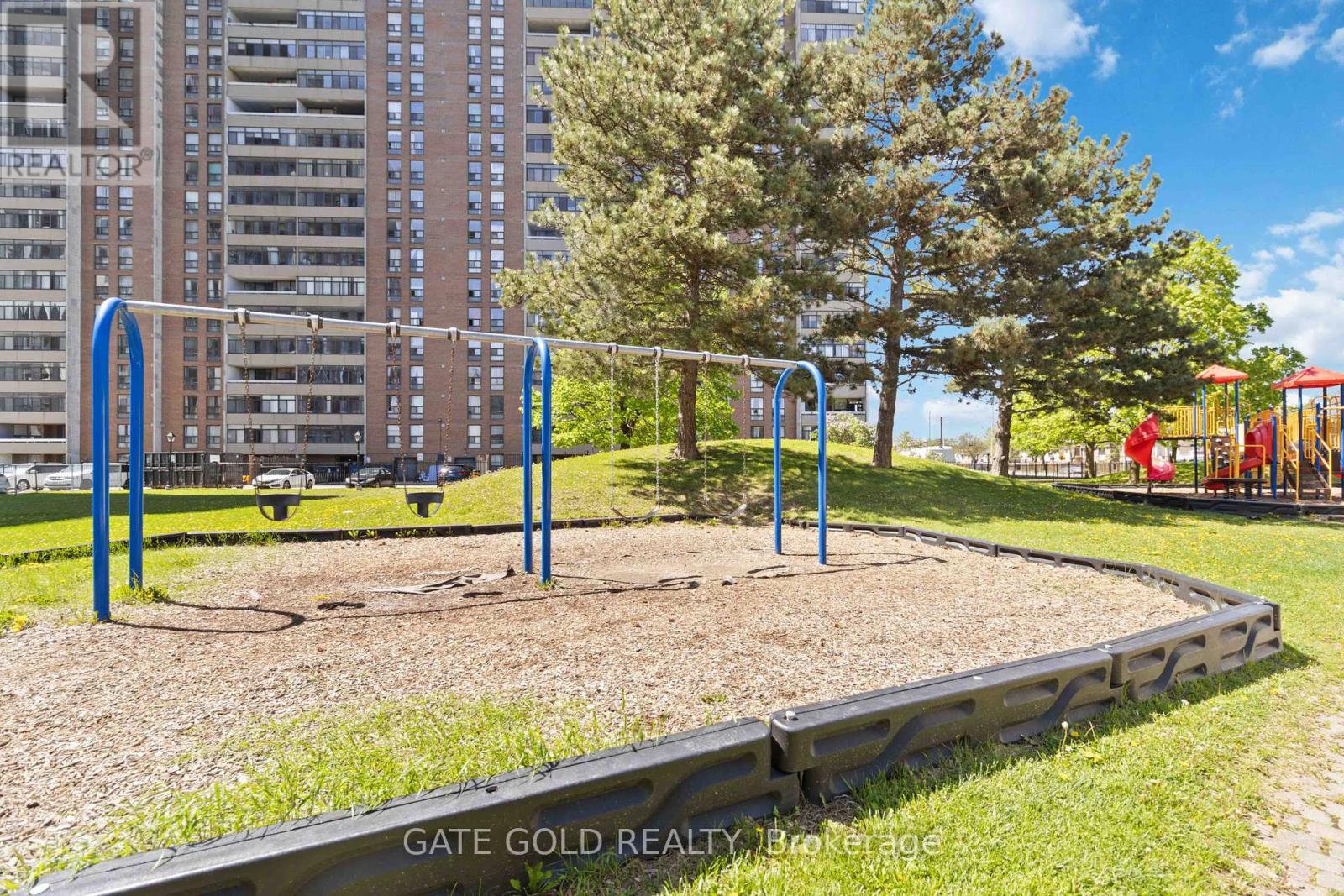 2510 - 18 Knightsbridge Road, Brampton, Ontario  L6T 3X5 - Photo 28 - W12157625