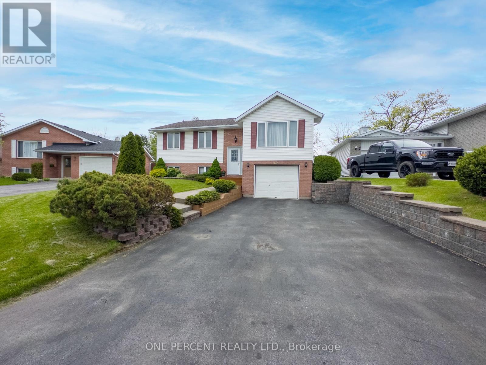 Property at 25 LORAINE AVENUE image 2