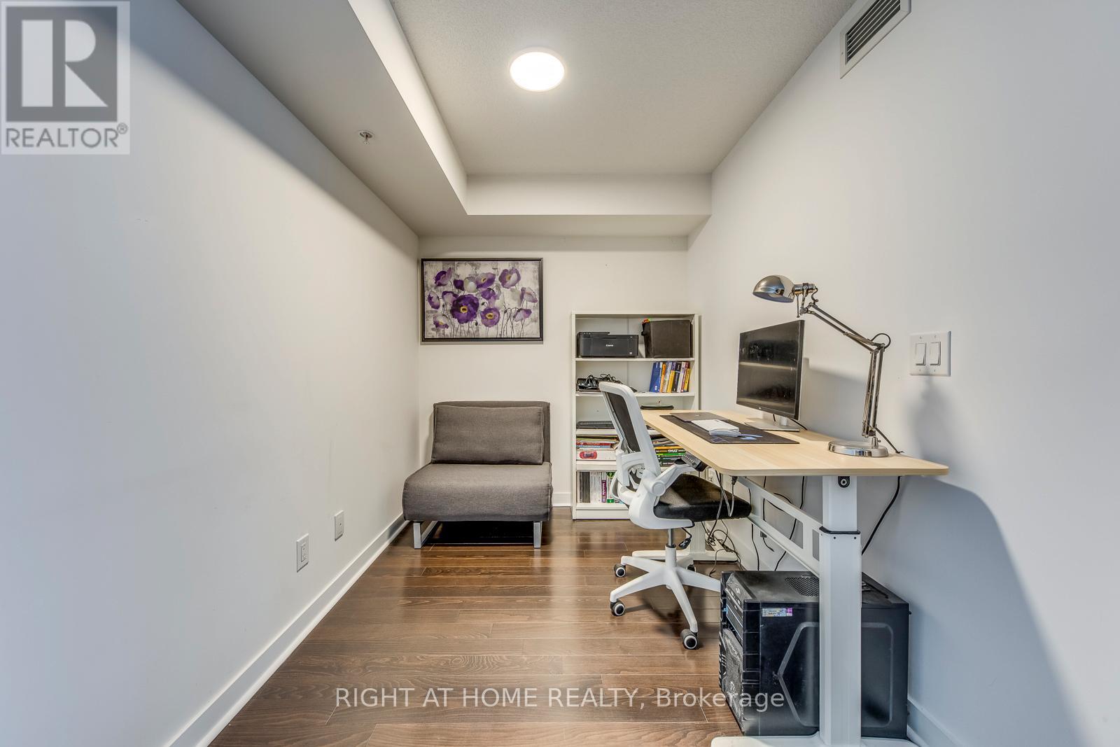 1306 - 295 Adelaide Street W, Toronto, Ontario  M5V 0L4 - Photo 17 - C12157679