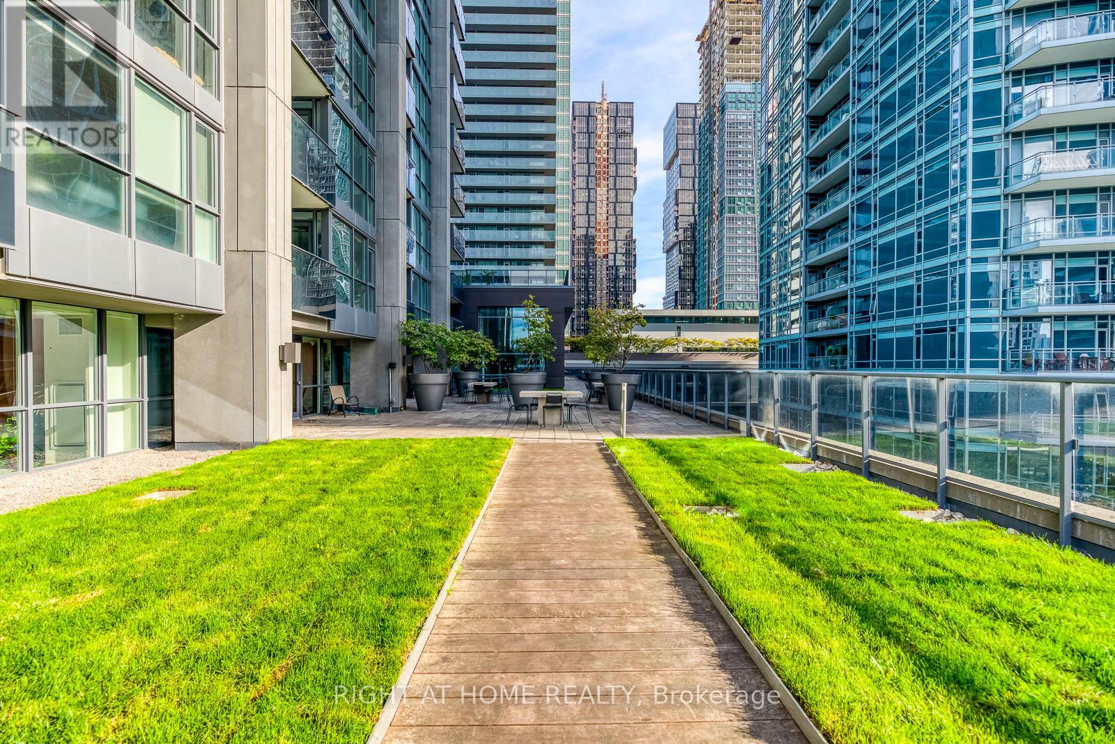 1306 - 295 Adelaide Street W, Toronto, Ontario  M5V 0L4 - Photo 40 - C12157679