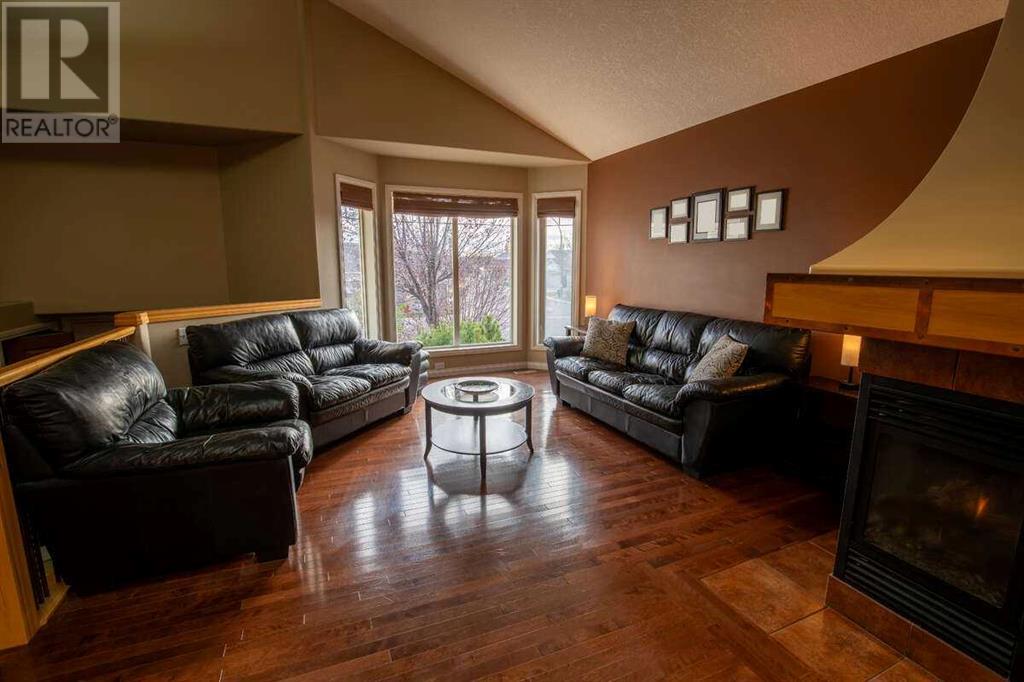 Property at 139 Fairmont Road S image 5